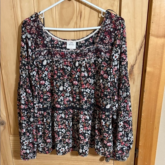 Knox Rose Women's Floral Black Top - Picture 1 of 4